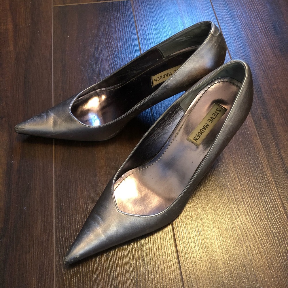 STEVE MADDEN Kitten Heel